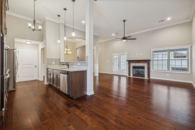 1008 Meadowview Ln, Clarksville, TN 37040