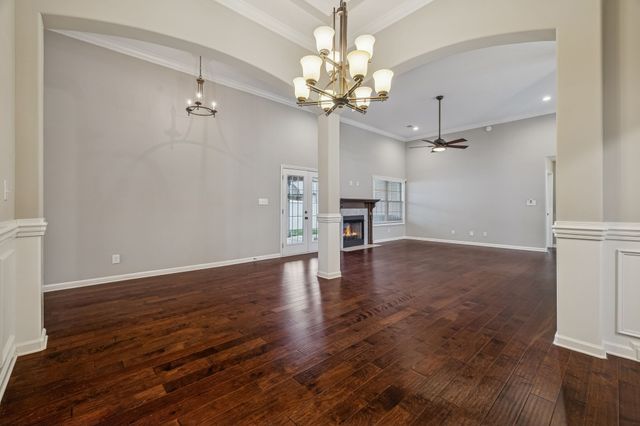 1008 Meadowview Ln, Clarksville, TN 37040