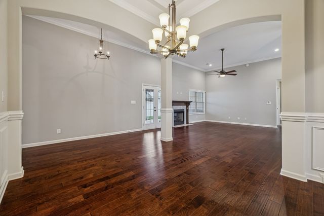 1008 Meadowview Ln, Clarksville, TN 37040