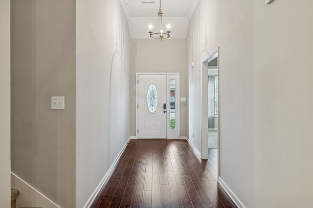 1008 Meadowview Ln, Clarksville, TN 37040