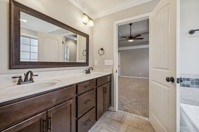 1008 Meadowview Ln, Clarksville, TN 37040