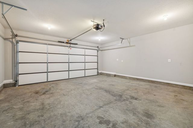 1008 Meadowview Ln, Clarksville, TN 37040