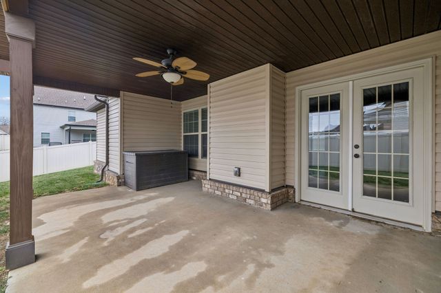 1008 Meadowview Ln, Clarksville, TN 37040