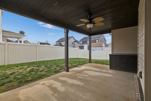 1008 Meadowview Ln, Clarksville, TN 37040