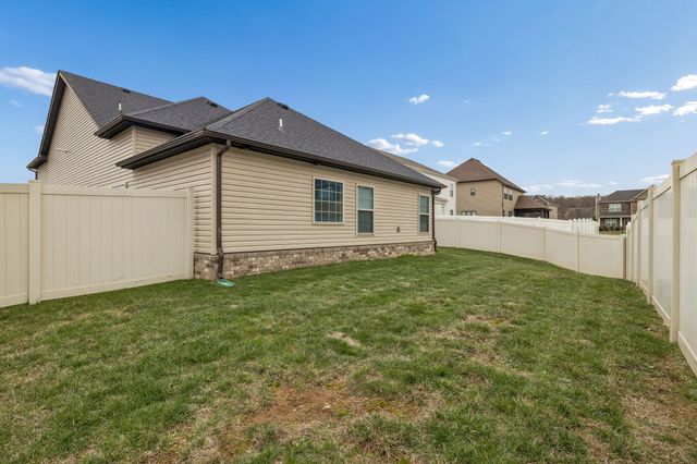 1008 Meadowview Ln, Clarksville, TN 37040