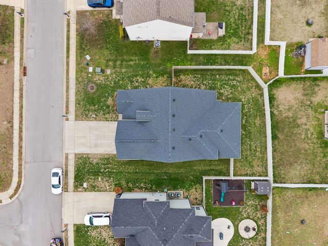 1008 Meadowview Ln, Clarksville, TN 37040