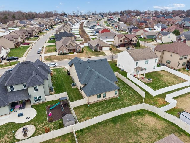 1008 Meadowview Ln, Clarksville, TN 37040