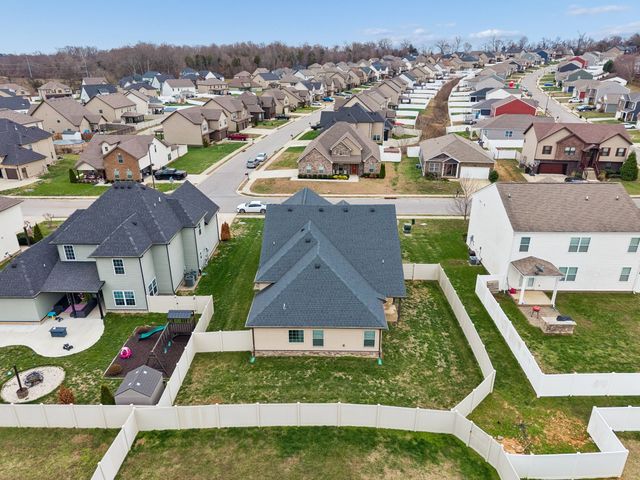 1008 Meadowview Ln, Clarksville, TN 37040