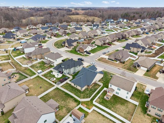 1008 Meadowview Ln, Clarksville, TN 37040