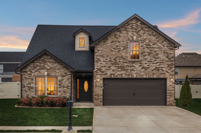 1008 Meadowview Ln, Clarksville, TN 37040