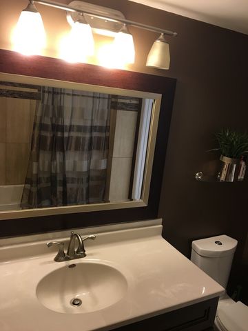 225 Main Street 312, Roselle, IL 60172