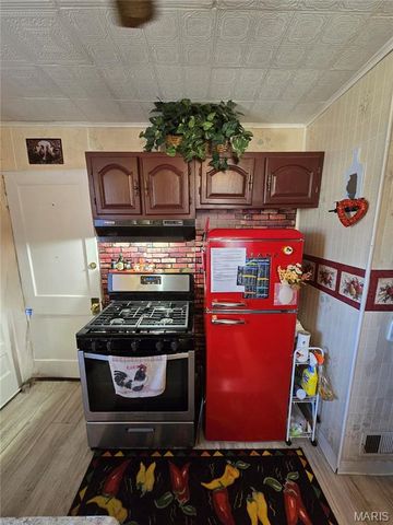 41 N 32nd Street, Belleville, IL 62226