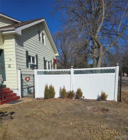 41 N 32nd Street, Belleville, IL 62226