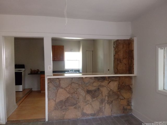 322 REGINA ST A, San Antonio, TX 78223