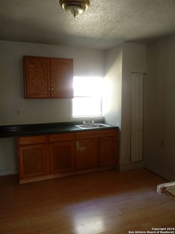 322 REGINA ST A, San Antonio, TX 78223