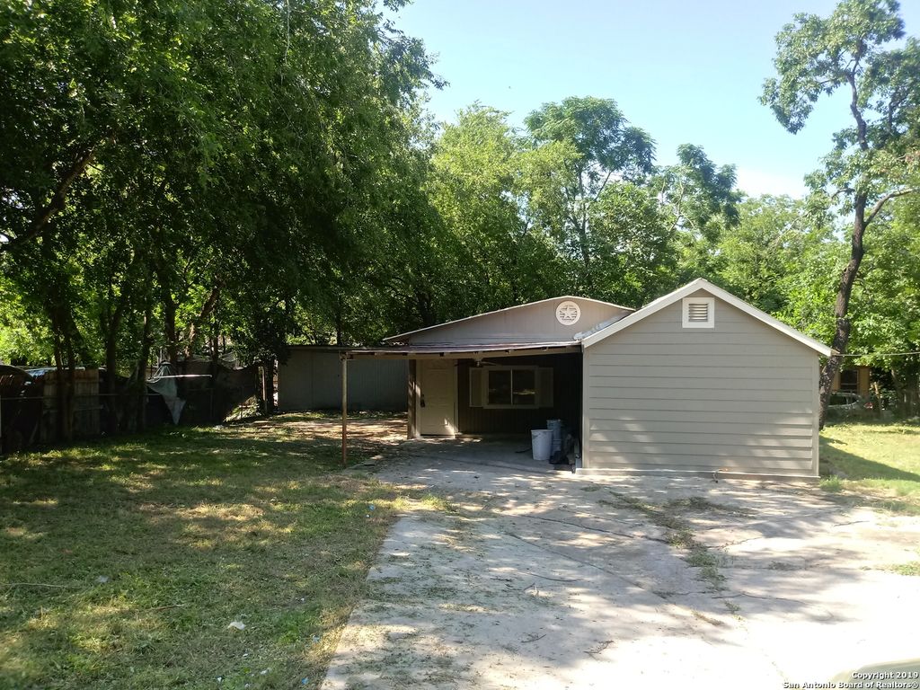 322 REGINA ST A, San Antonio, TX 78223