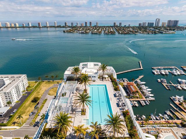220 Lake Shore Drive 1210, Lake Park, FL 33403