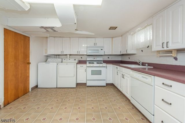50 Plenge Dr, Belleville Twp., NJ 07109