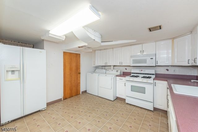 50 Plenge Dr, Belleville Twp., NJ 07109
