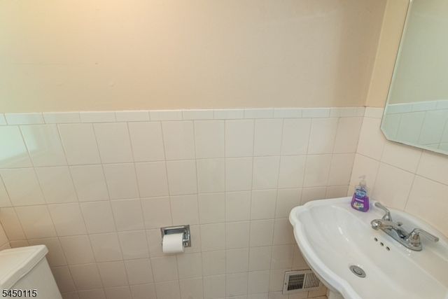 50 Plenge Dr, Belleville Twp., NJ 07109