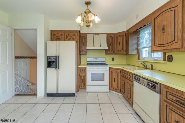 50 Plenge Dr, Belleville Twp., NJ 07109
