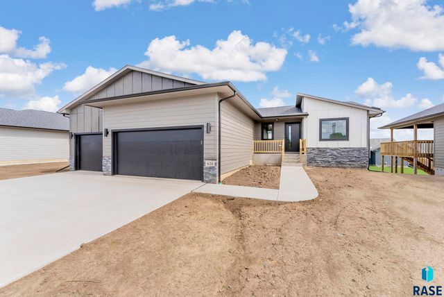 620 N YANKEE Ave Avenue, Sioux Falls, SD 57110