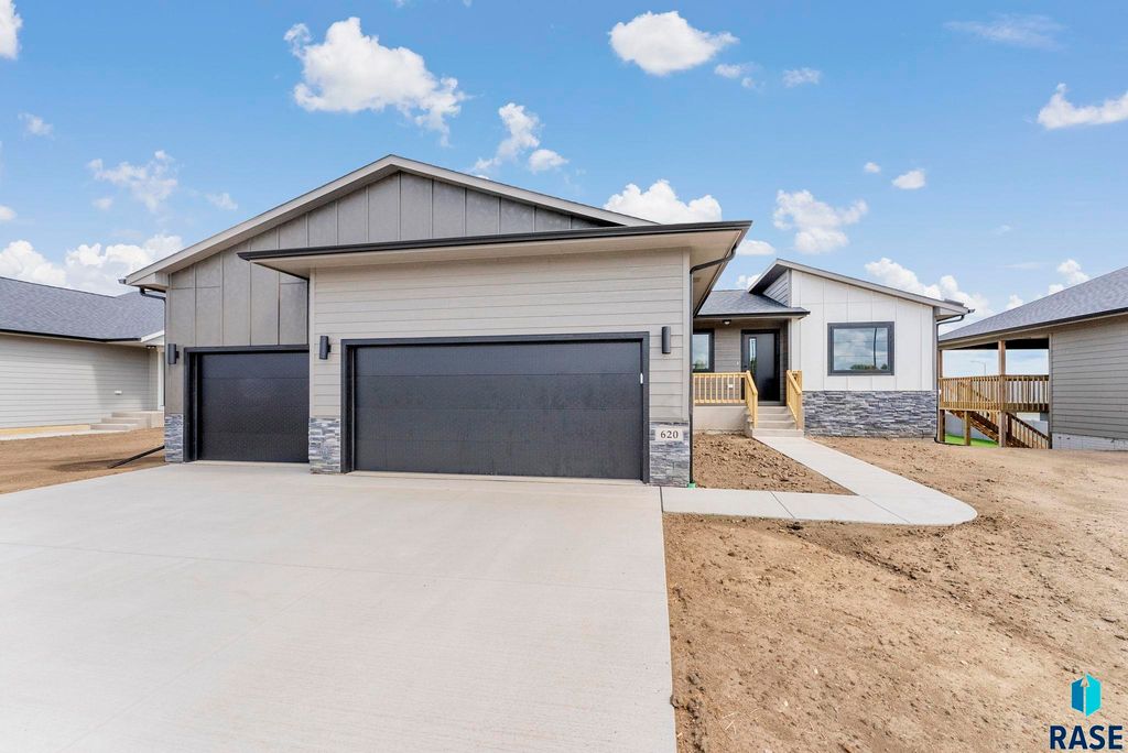 620 N YANKEE Ave Avenue, Sioux Falls, SD 57110
