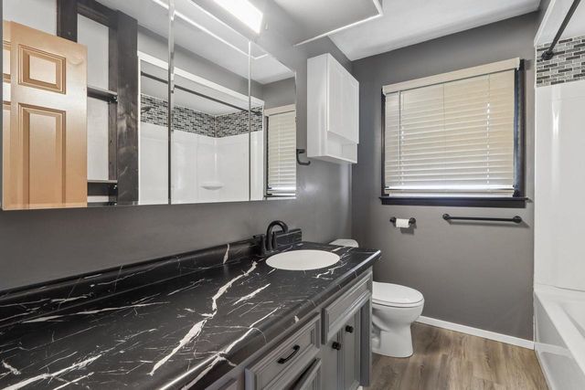 3414 Oakwood DRIVE, Racine, WI 53406