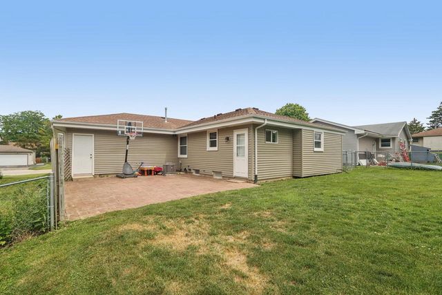3414 Oakwood DRIVE, Racine, WI 53406
