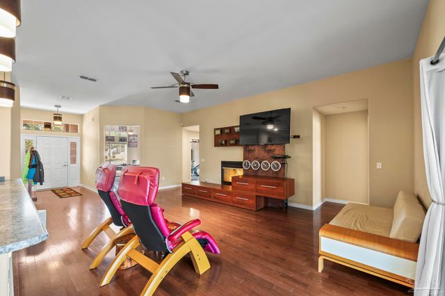 7770 Fenwick St, Navarre, FL 32566