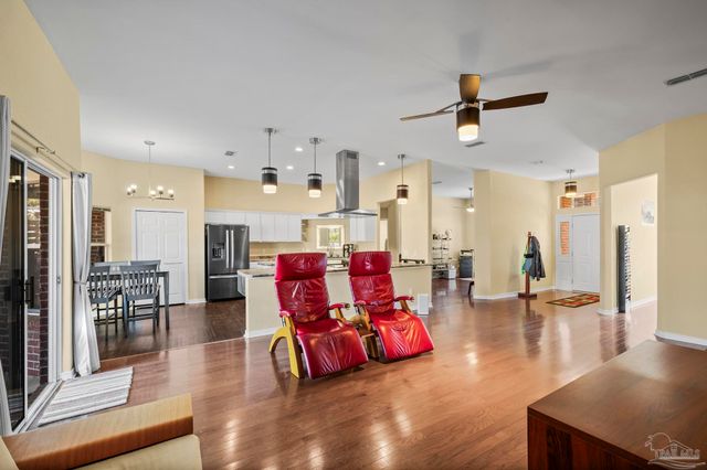 7770 Fenwick St, Navarre, FL 32566