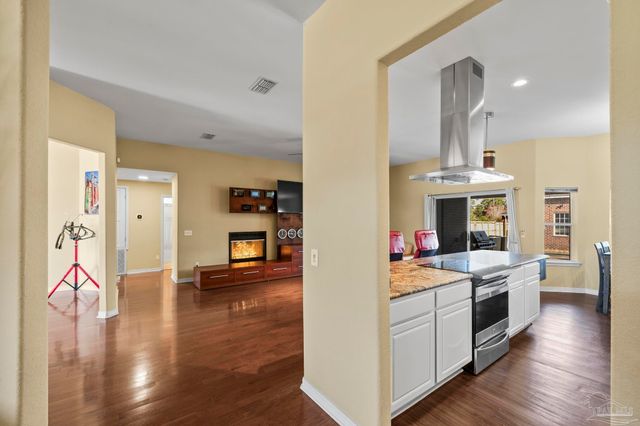7770 Fenwick St, Navarre, FL 32566