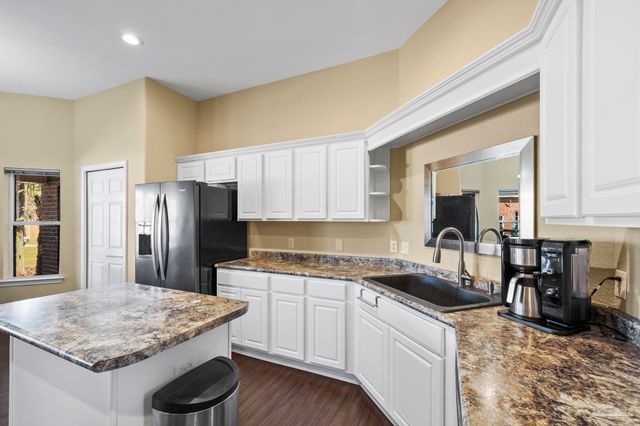 7770 Fenwick St, Navarre, FL 32566