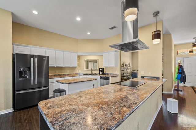 7770 Fenwick St, Navarre, FL 32566
