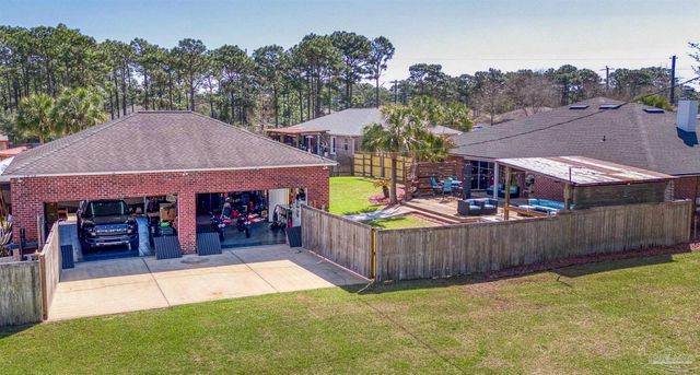 7770 Fenwick St, Navarre, FL 32566