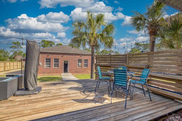 7770 Fenwick St, Navarre, FL 32566