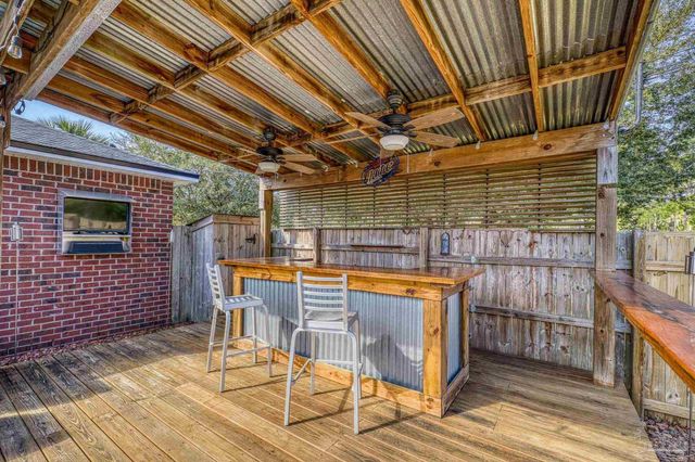 7770 Fenwick St, Navarre, FL 32566