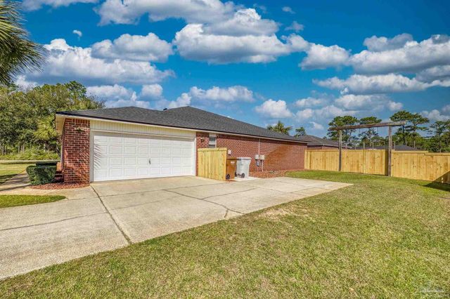 7770 Fenwick St, Navarre, FL 32566