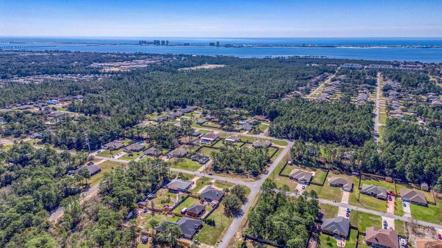 7770 Fenwick St, Navarre, FL 32566