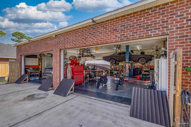 7770 Fenwick St, Navarre, FL 32566