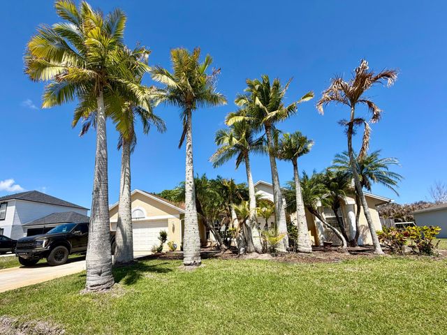 751 SE Starflower Avenue, Port St. Lucie, Port St Lucie, FL 34983