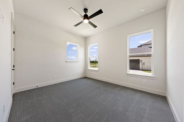 461 Whispering Way, Red Oak, TX 75154