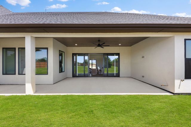 461 Whispering Way, Red Oak, TX 75154