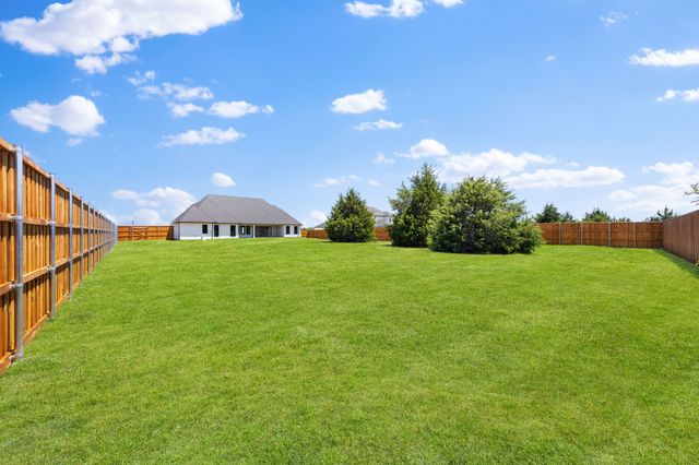 461 Whispering Way, Red Oak, TX 75154