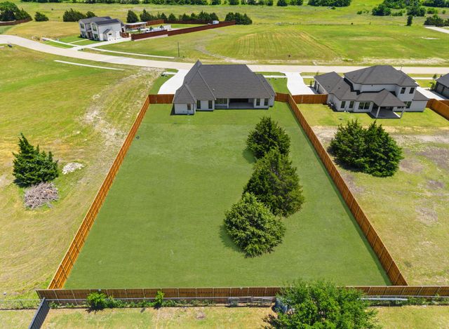461 Whispering Way, Red Oak, TX 75154