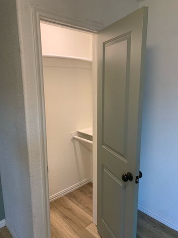 205 E Bremond Street, Ennis, TX 75119