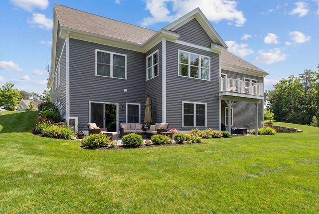 8 Daylily Dr 8, Plymouth, MA 02360