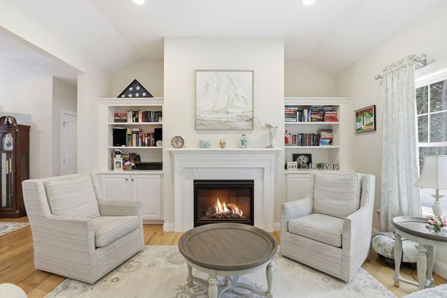 8 Daylily Dr 8, Plymouth, MA 02360