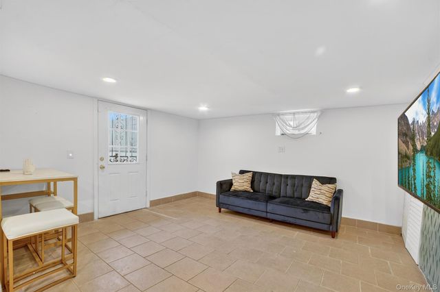 135 Midland Terrace, Yonkers, NY 10704