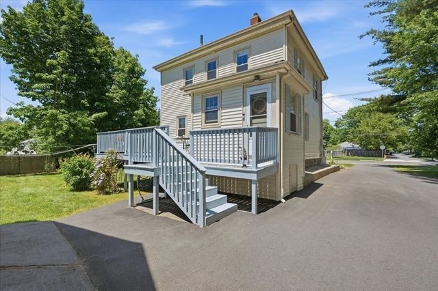 364 North Ave, Rockland, MA 02370